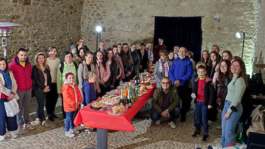 "Життя переможе смерть, бо з нами Бог": В італійському містечку
Сан'Агата-ді-Пулья українці відзначили Великдень