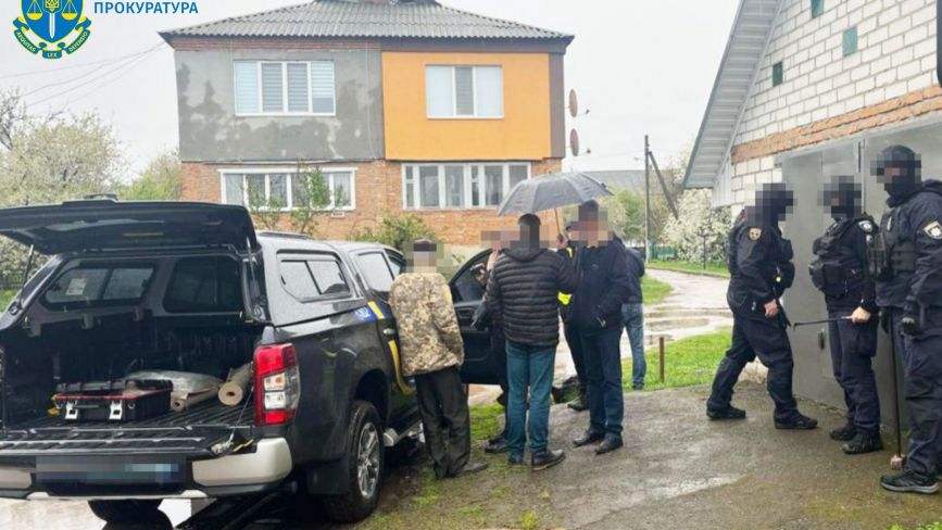 У Попільні в гаражі виявлено арсенал зброї: власника підозрюють у резонансному вбивсті чоловіка в Житомирі