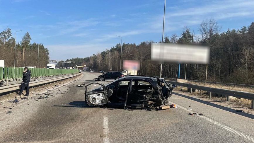 Житомирські слідчі додатково встановлюють свідків ДТП біля Коростишева, в якій загинули троє людей