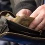 Українці отримають разову матеріальну допомогу: кому та скільки виплатять