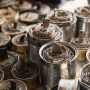 Окопні свічки: куди в Житомирі можна принести бляшанки для їх виготовлення