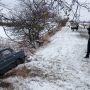 На Романівщині через ожеледицю ВАЗ злетів у кювет: витягали рятувальники