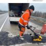 На дорогах держзначення Житомирщини проводять ремонт і прибирання