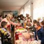На благодійному ярмарку у Черняхівській громаді зібрали понад 30 тисяч гривень на потреба ЗСУ