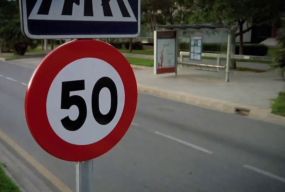 В Україні з 1 листопада діятиме обмеження швидкості руху до 50 км/годину