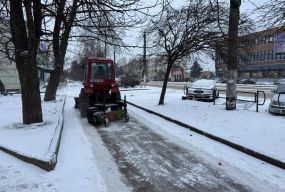 У Житомирі проводять превентивну обробку доріг і тротуарів