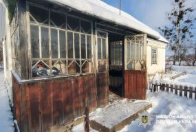 Поранений в живіт чоловік тиждень помирав у власній хаті: в селі Хотинівка побутовий конфлікт закінчився вбивством