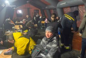 Рятувальники Житомирщини розгорнули у Києві чотири Пункти незламності