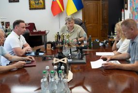Ситуацію з обвалом мосту у Коростишеві коментує секретар міської ради Юрій Денисовець