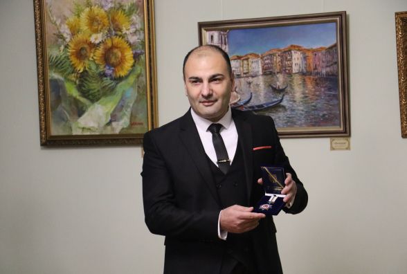 З любов’ю до Житомира: в Домі української культури відкрилася виставка живопису Артура Хачатряна
