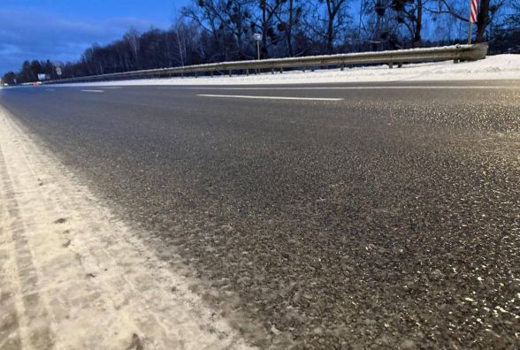 Дорожники другу добу поспіль працюють в режимі "нон-стоп", забезпечуючи проїзд автошляхами