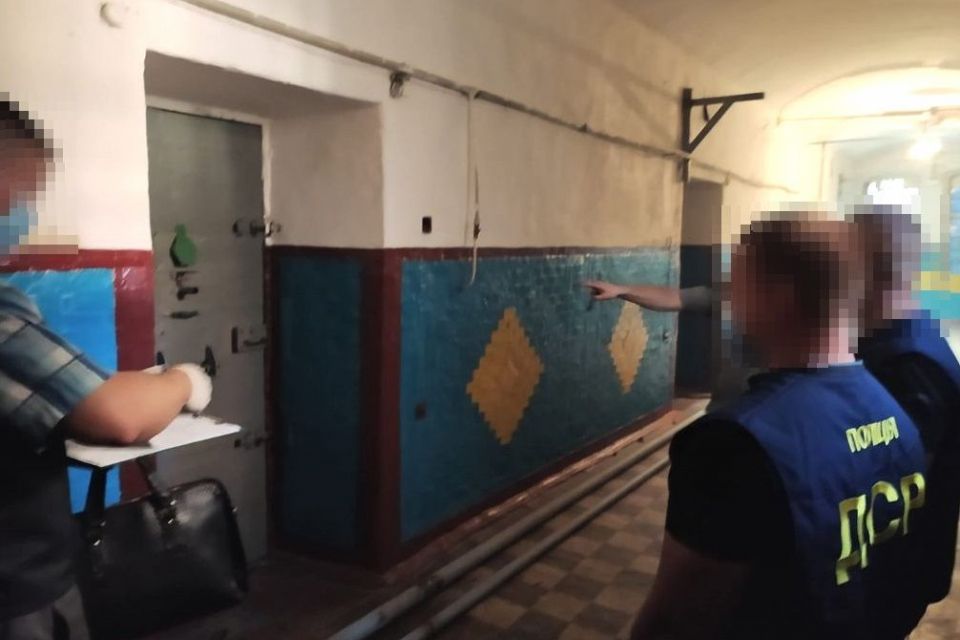 У Житомирській колонії ув'язнений погрожував фізичною розправою та вимагав 20 тис. грн