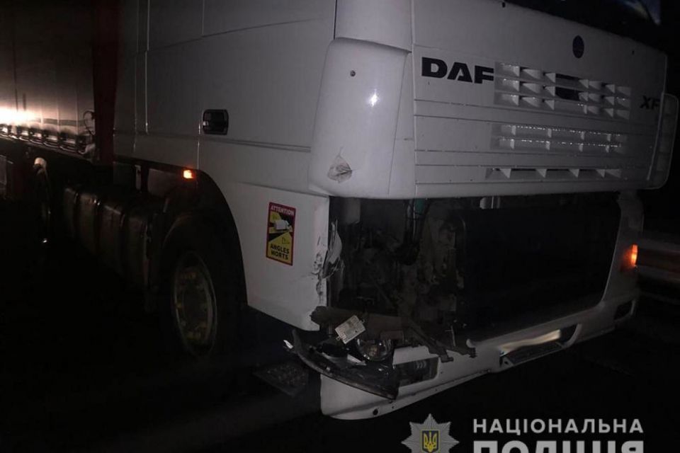 На Звягельщині вантажівка збила пішохода, який перебував на проїжджій частині