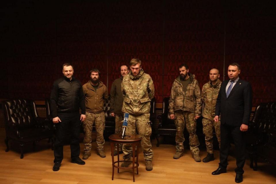 Україна повернула 215 захисників з полону, серед них — 108 азовців