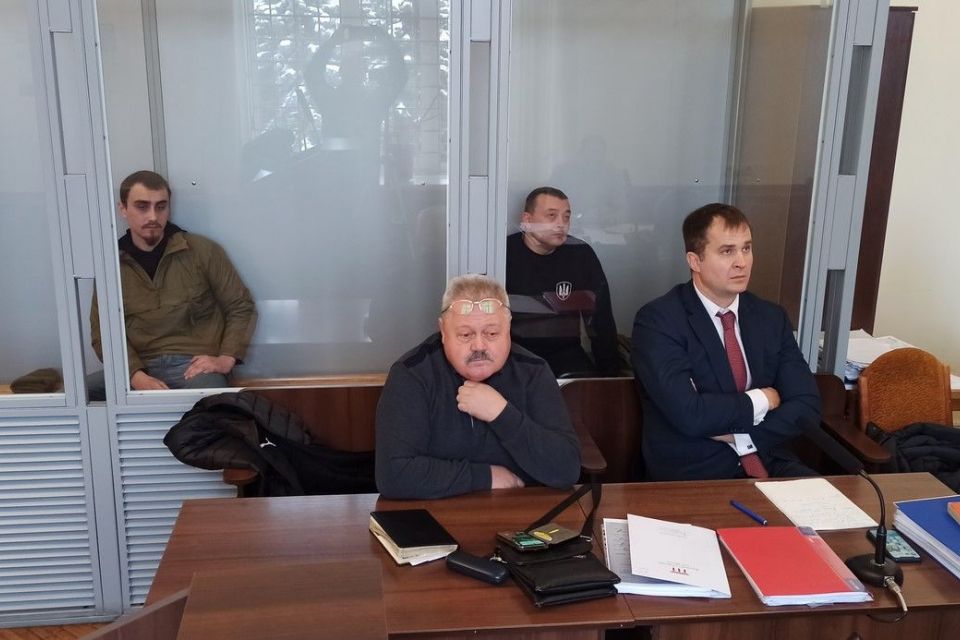 Суд продовжив запобіжний захід у вигляді тримання під вартою для обвинувачених у вбивстві одного підлітка та важкому пораненні іншого