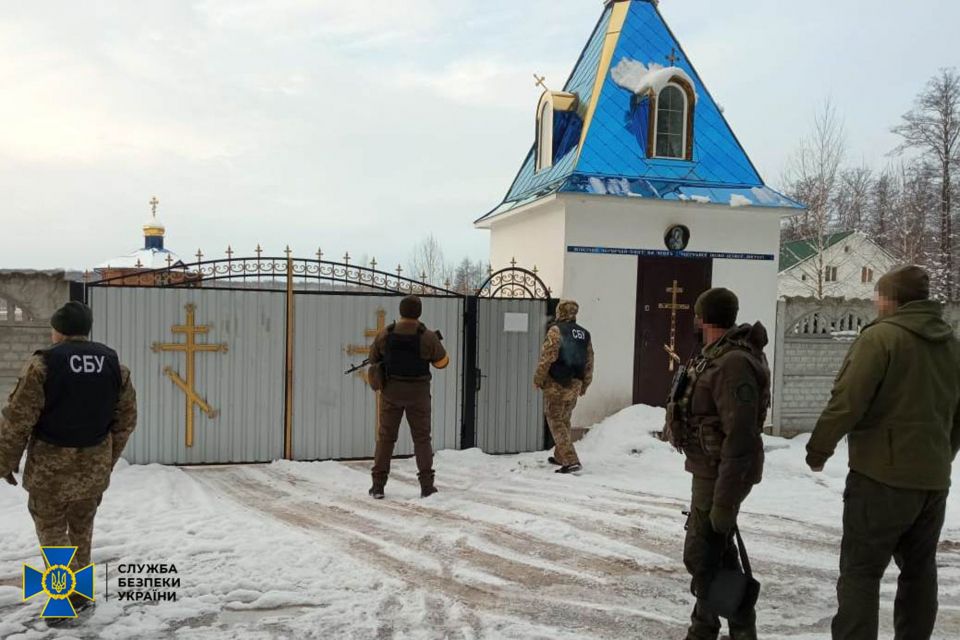Зв'язки з громадянами росії і проросійська література: в СБУ повідомили про результати обшуків на об'єктах УПЦ (московського патріархату) на Житомирщині