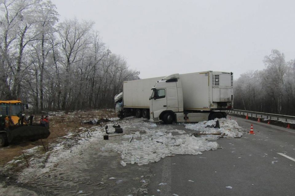 У Курненській громаді зіткнулися дві вантажівки