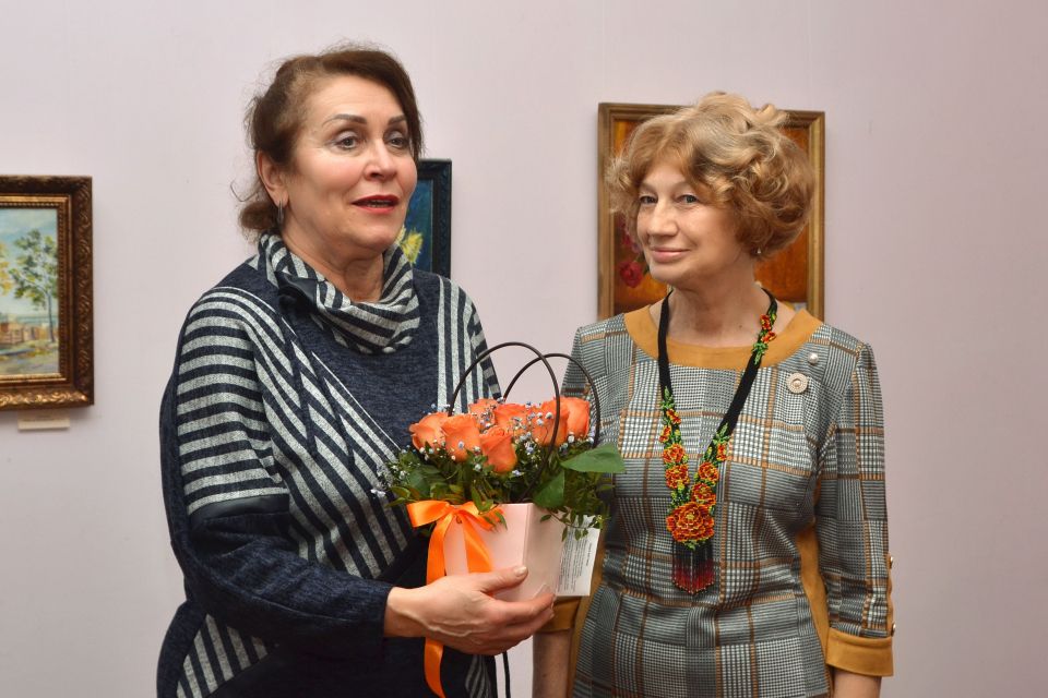 Ювілейна виставка живопису Олени Рачкован “Мовою пензля” відкрилась у літературному музеї