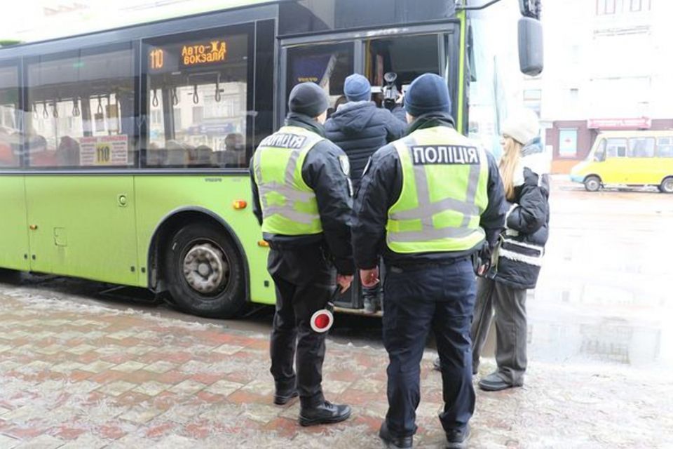 «Перевізник зима — 2023» — інспектори «Укртрансбезпеки» та патрульна поліція упродовж місяця перевіряли громадський транспорт