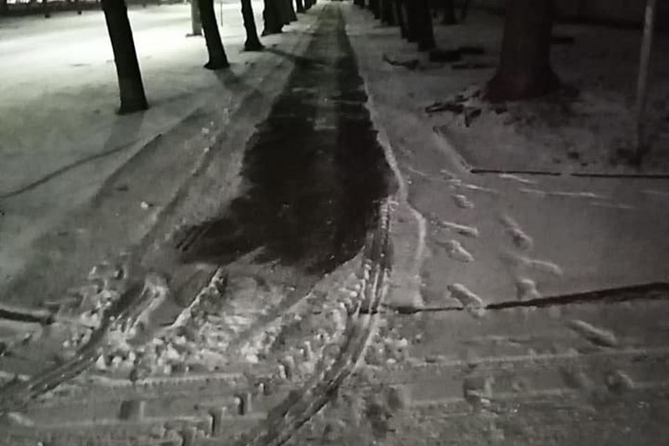 Вночі на вулицях Житомира працювала механізована протиожеледна бригада