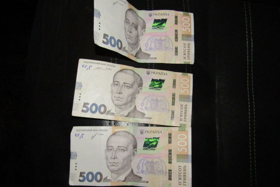 Пасажирка авто хотіла хабарем «врятувати» нетверезого водія