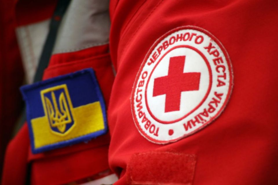 Гуманітарна допомога, вивіз поранених, медичні курси: як працює Житомирський Червоний Хрест під час війни