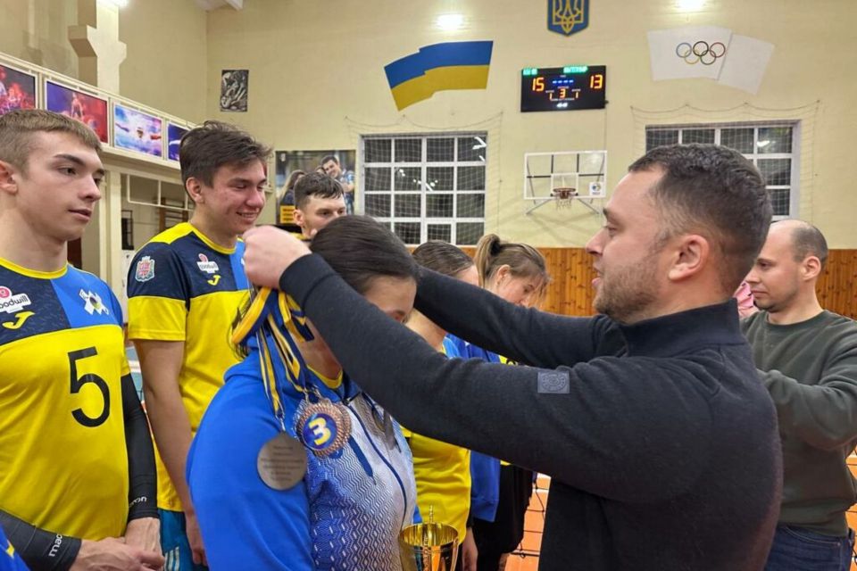 У Житомирі відбувся відкритий чемпіонат області з волейболу сидячи