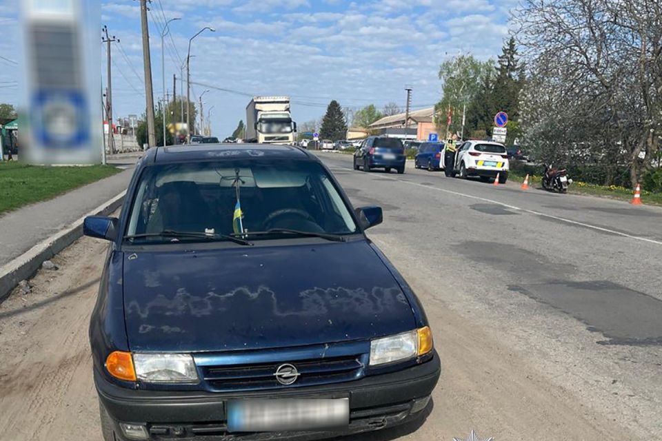 Нетверезий водій пропонував 17 тисяч гривень хабаря поліцейським Любара