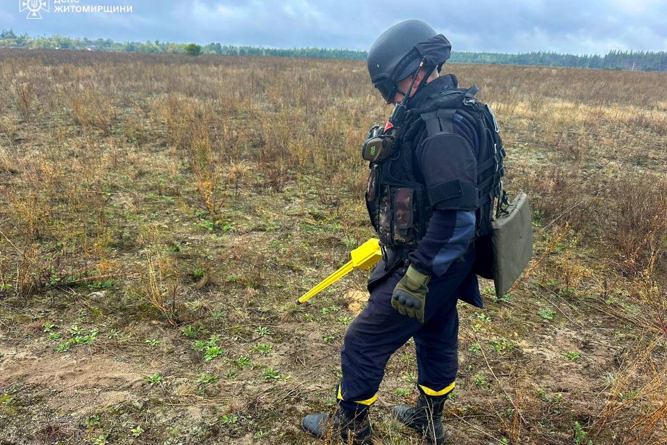 Піротехніки ДСНС області знищили стару міну, яку знайшли у Вишевицькій громаді