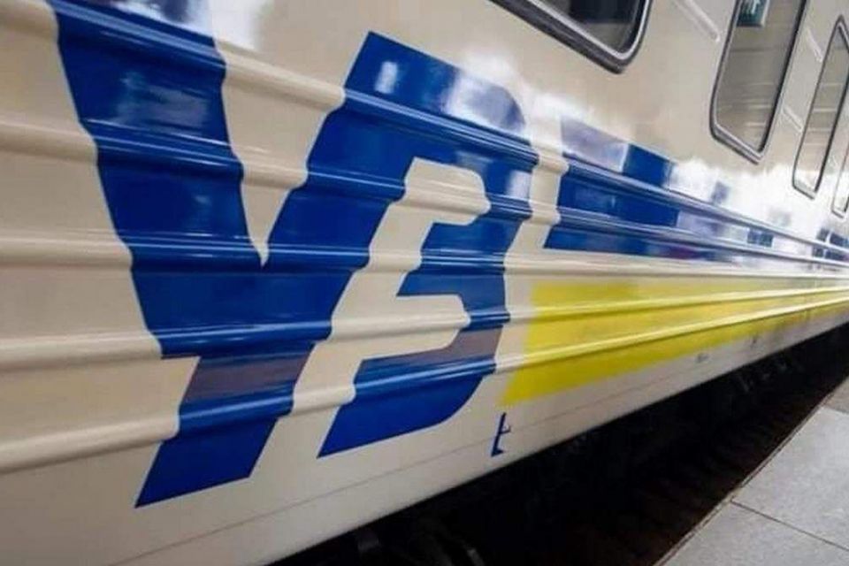 «Укрзалізниця» скасувала два рейси на Житомирщині через обстріли, деякі приміські поїзди курсуватимуть зі змінами