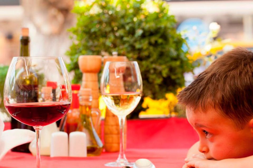 У Житомирі на лікарняних ліжках з алкогольним отруєнням опинилися двоє дітей