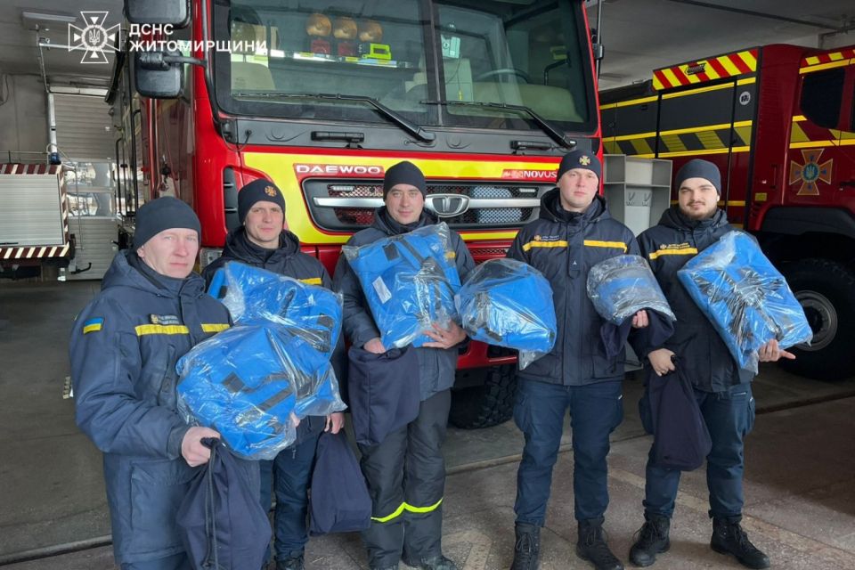 Піротехніки ДСНС Житомирщини отримали комплекти захисту саперів від Міжнародного Комітету Червоного Хреста