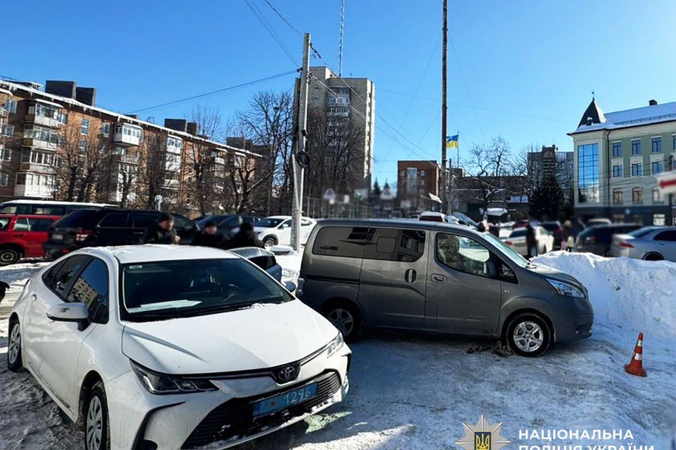 У Новогуйвинську розлючений таксист направляв на людей зброю за відмову скористатись його послугами