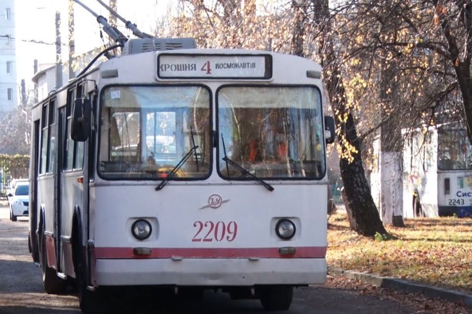 На маршруті №4 курсуватиме більше тролейбусів у ранковий пік!