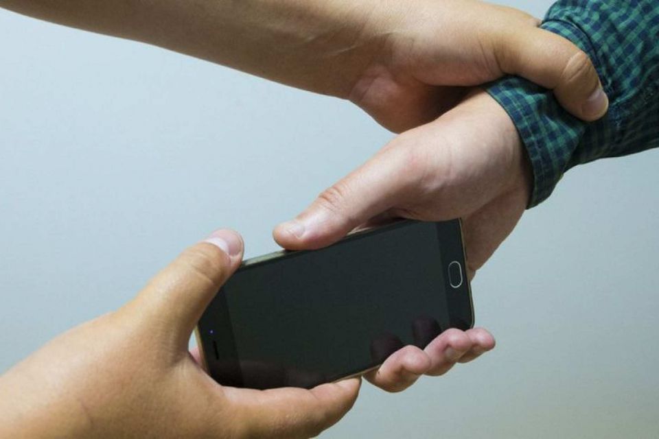 У бердичівській поліклініці 55-річний чоловік пограбував лікарку