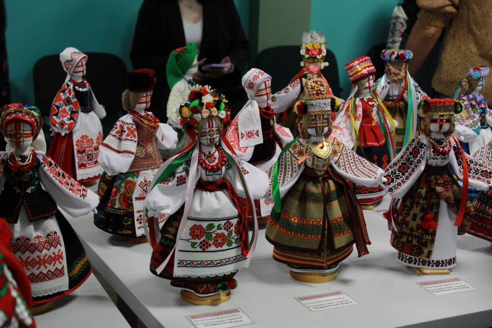 У Житомирі відбувся обласний семінар-практикум, присвячений українській ляльці-мотанці