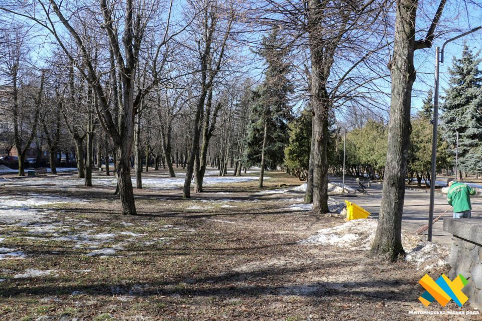 Житомир продовжують прибирати після зими