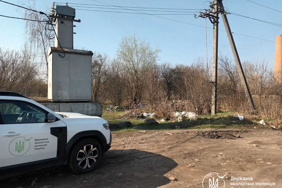 На території трьох громад Житомирської області виявлено кілька несанкціонованих звалищ