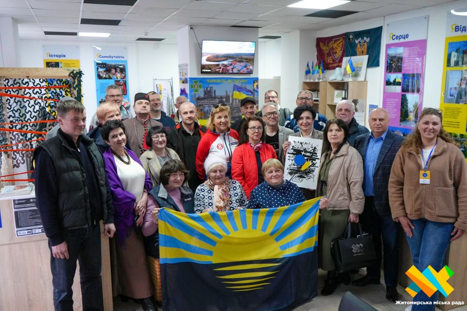 Маріупольським дітям Житомирської громади передали спортивне обладнання з Чехії