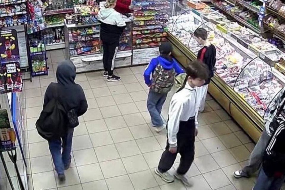 «Дорослі вже бояться дітей?» У Житомирі наростає скандал через серію нападів та пограбувань за участю підлітків. ВІДЕО