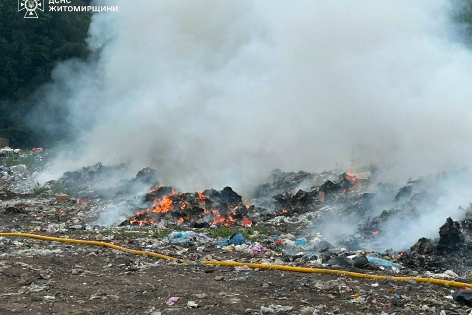 На Житомирщині за добу рятувальники ліквідували 4 пожежі в екосистемах