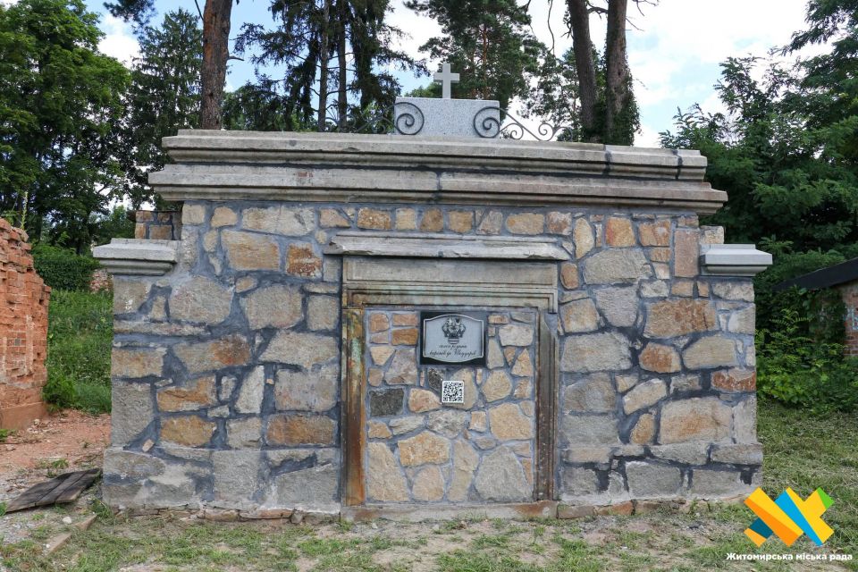 У Житомирі завершили поточний ремонт склепу баронів де Шодуар