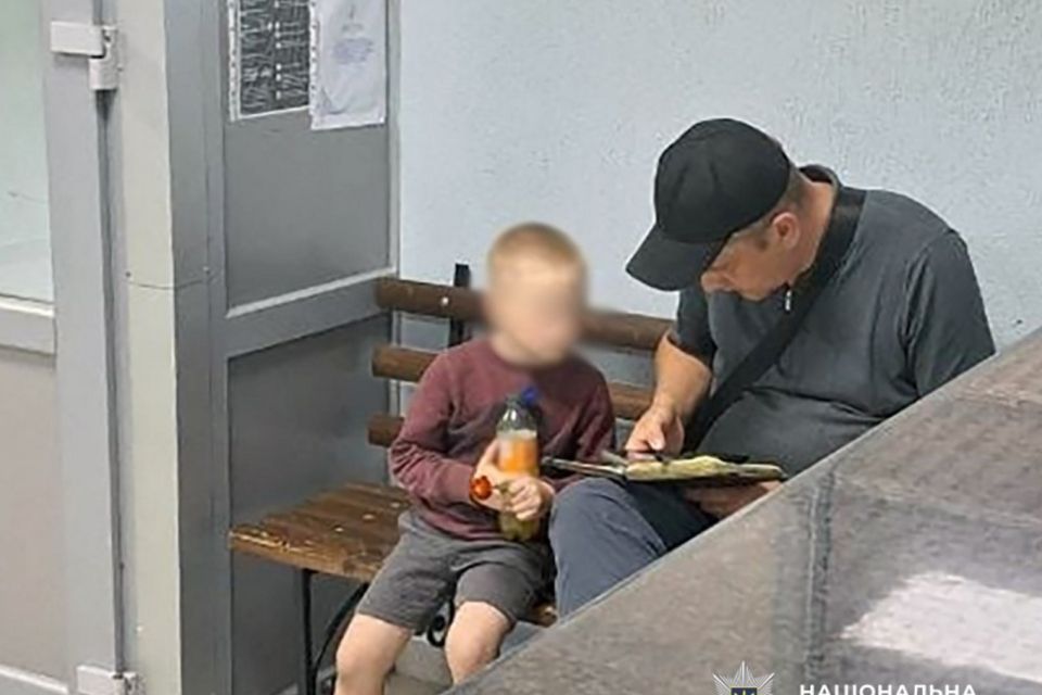 У Житомирі 5-річний хлопчик пішов гуляти й загубився. Поліція розшукала маму дитини