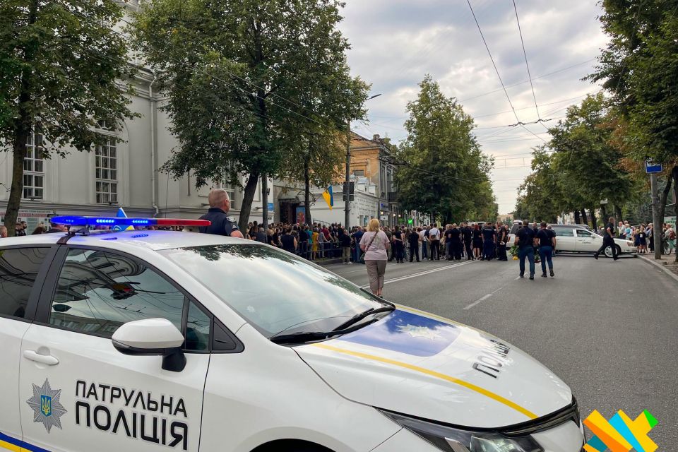Житомир провів в останню путь загиблих від російського удару офіцерів поліції