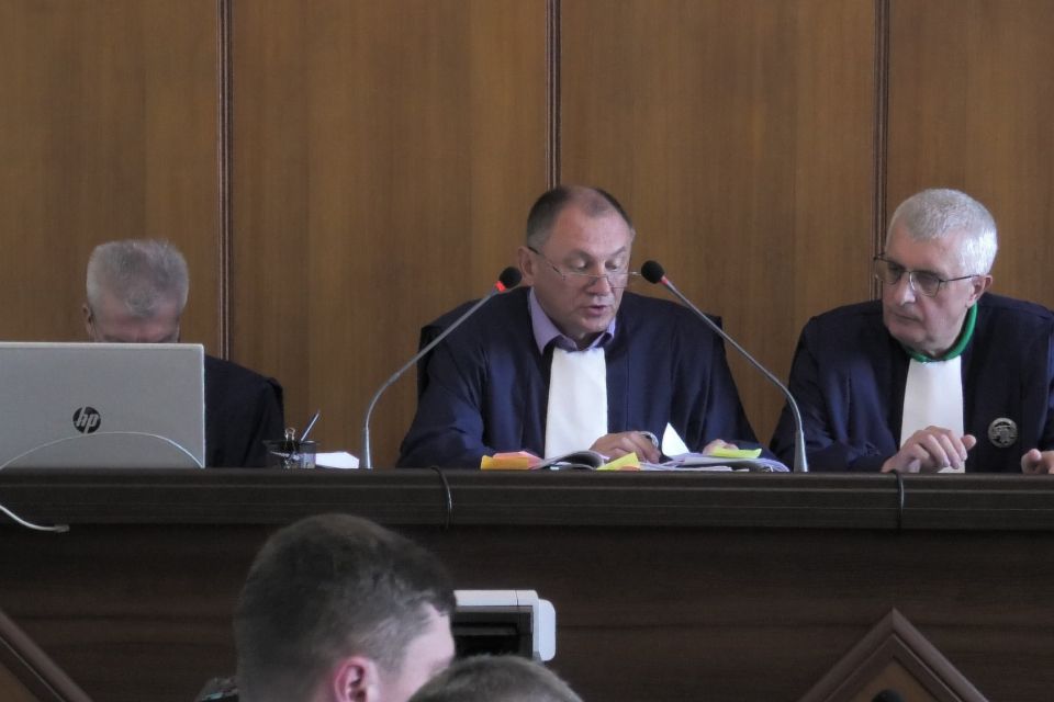 У справі про вбивство 12-річного хлопчика на Житомирщині допитали судмедексперта: адвокати заявили про розбіжності щодо кулі. ВІДЕО