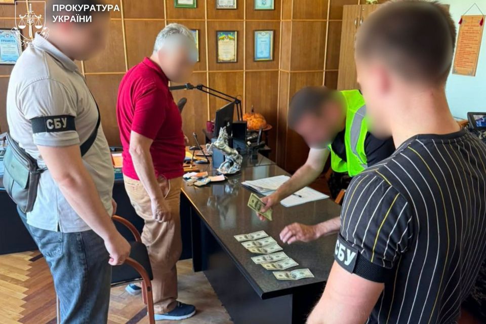 Судитимуть головного лікаря районної лікарні, який за $4000 обіцяв військовому фіктивні медичні документи