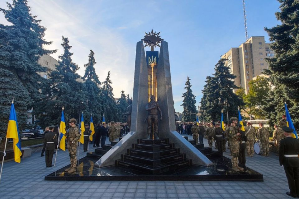 Сьогодні в День Покрови Пресвятої Богородиці ми відзначаємо свято Захисників і захисниць України