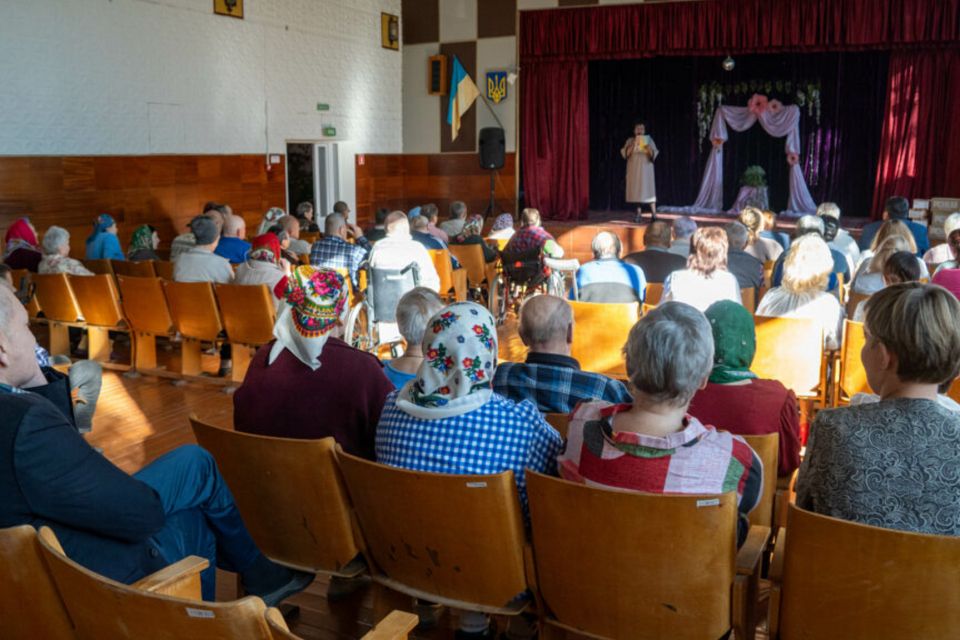 Турбота, затишок та безпека для людей поважного віку: у Житомирському геріатричному пансіонаті відзначили День людей похилого віку