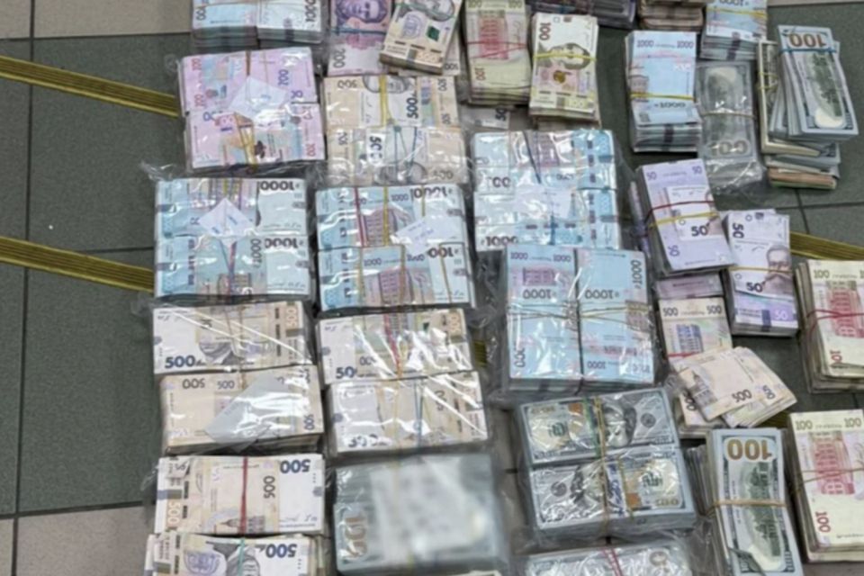 В Україні викрили мережу тіньових обмінників, вилучили рекордні 630 млн грн