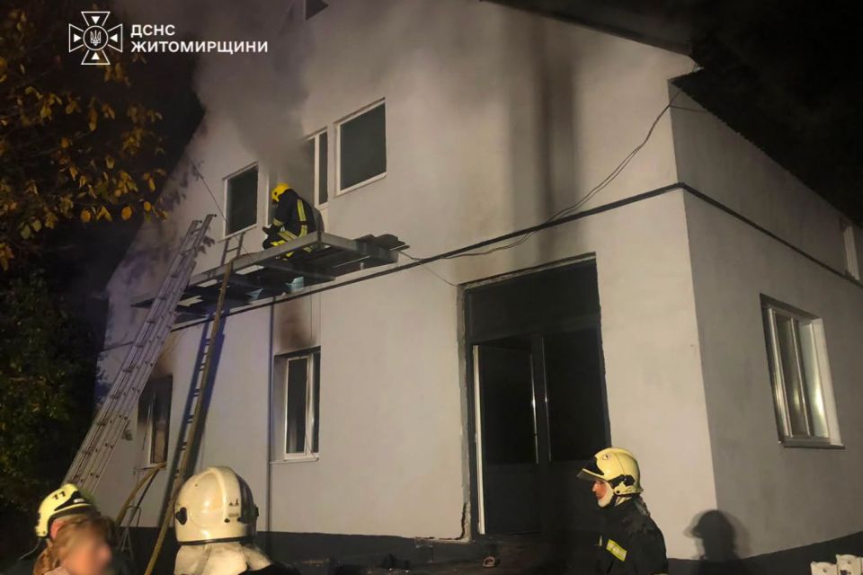 Вогнеборці врятували від повного знищення будинок у Новоселиці